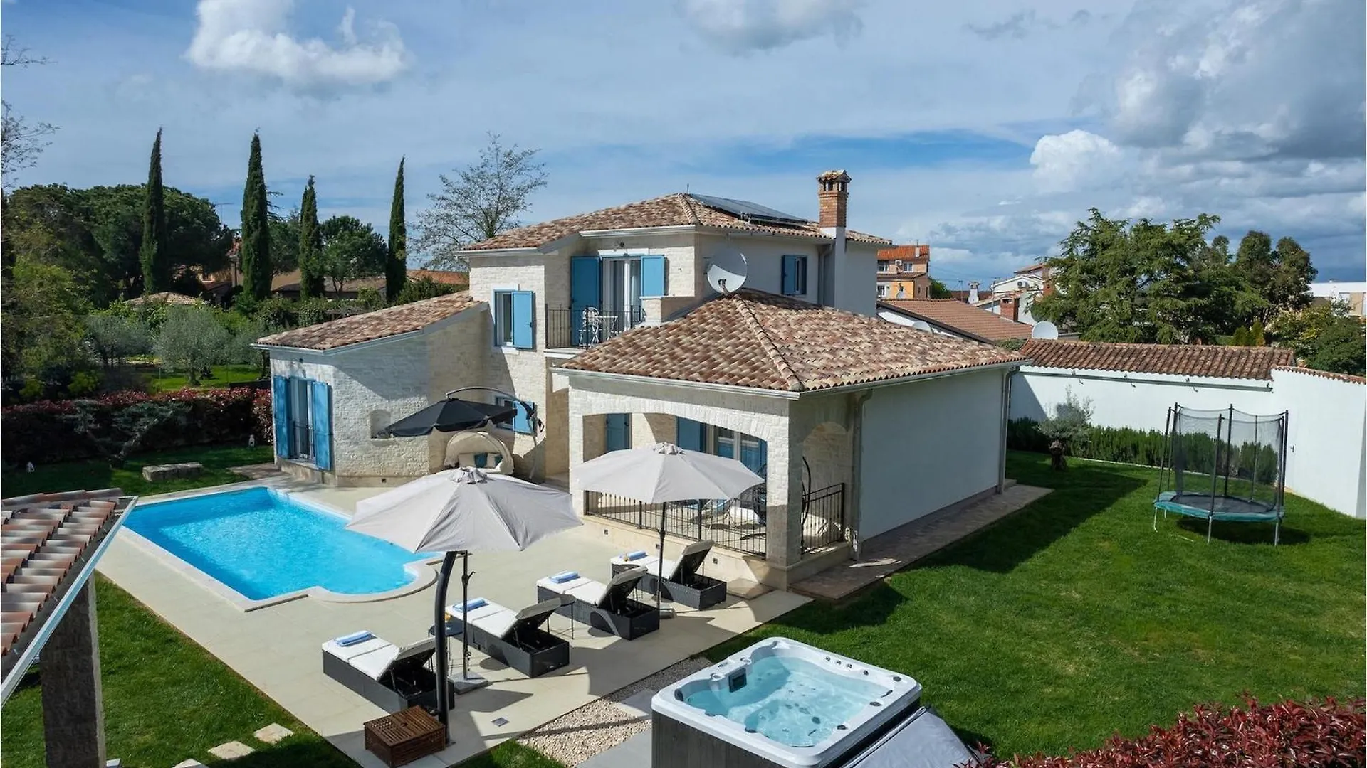 Villa Ladora Porec 0*,